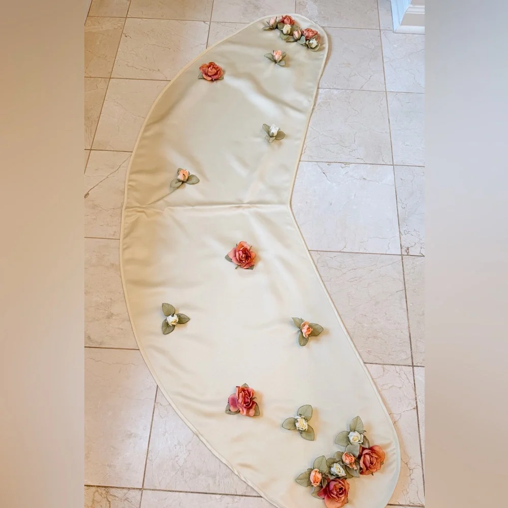 Ilana Wolf NWT Cream Satin Evening Wrap w/ Silk Flower Embellishment. Gorgeous! - Picture 13 of 16